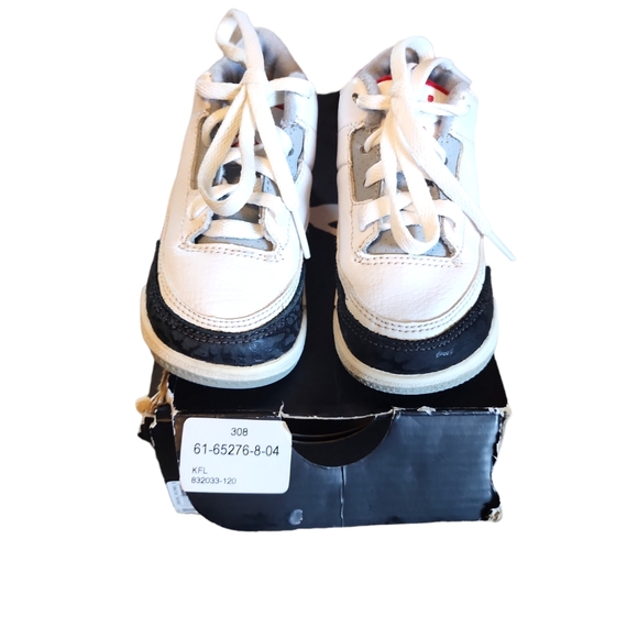 Jordan 3 Retro (TD)"White Fire Red" Sneakers(2013) - Picture 2 of 7